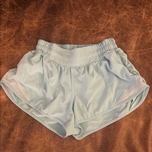 Lululemon hotty hot 2.5 size 4